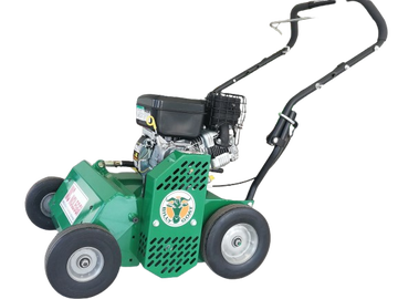 Noleggio arieggiatore per far "Respirare" il manto erboso