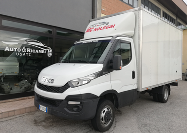 Noleggio iveco Daily centinato gran volume con ruote gemellate a Brendola Vicenza