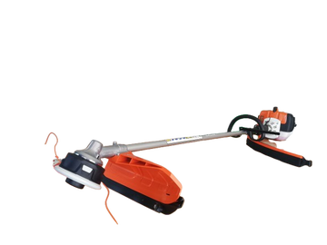 Noleggio Decespugliatore Stihl per le finiture dei bordi del giardino